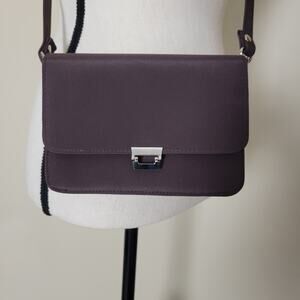 NWOT Mundi Small Brown Crossbody Clutch Handbag Pockets Key Fob Mirror